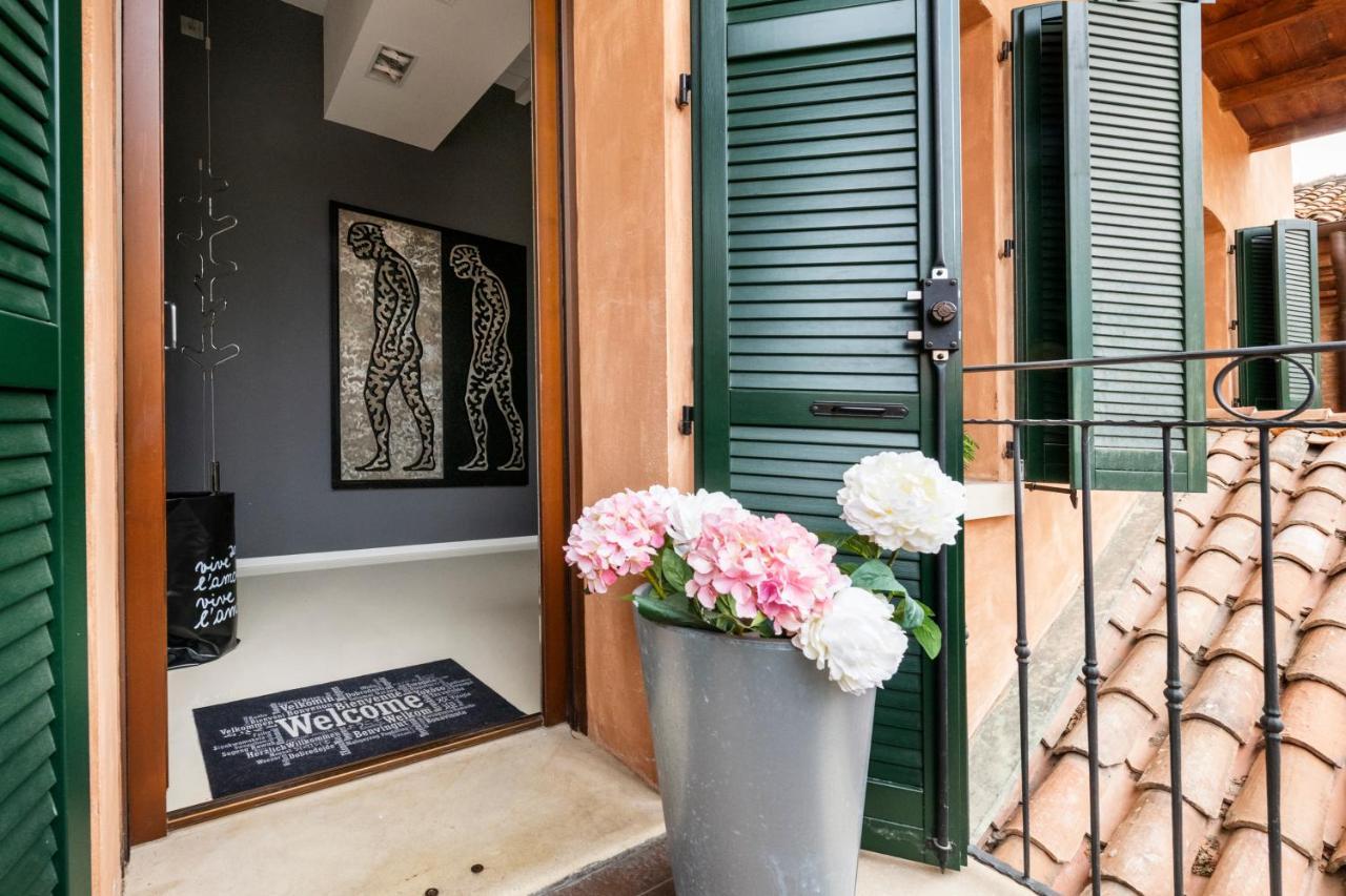 Charming Flat In Centro A Ferrara Con Posto Auto 빌라 외부 사진