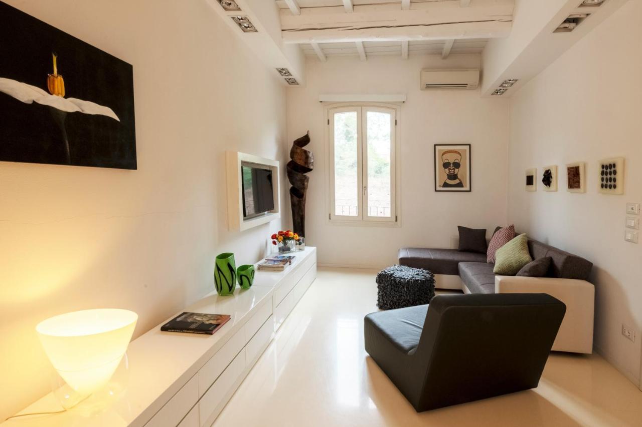 Charming Flat In Centro A Ferrara Con Posto Auto 빌라 외부 사진