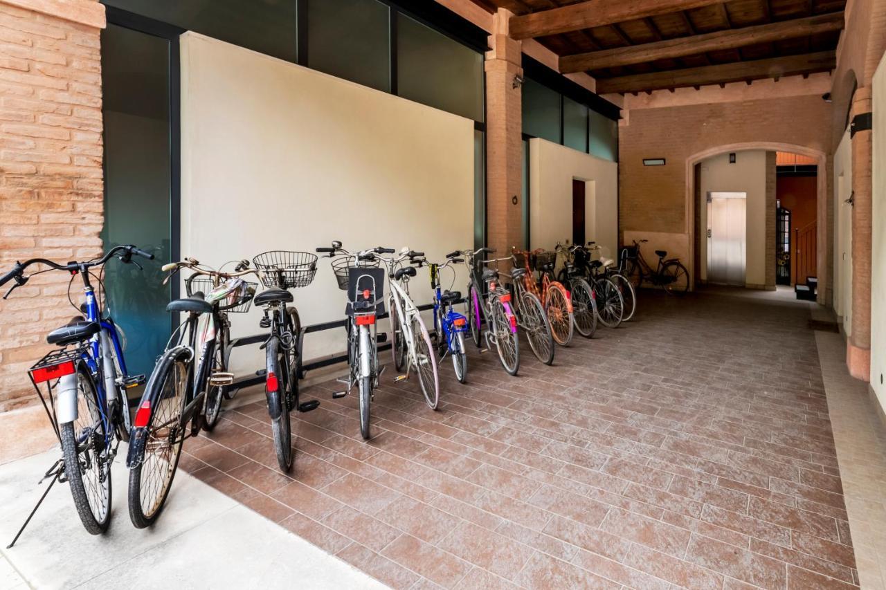 Charming Flat In Centro A Ferrara Con Posto Auto 빌라 외부 사진