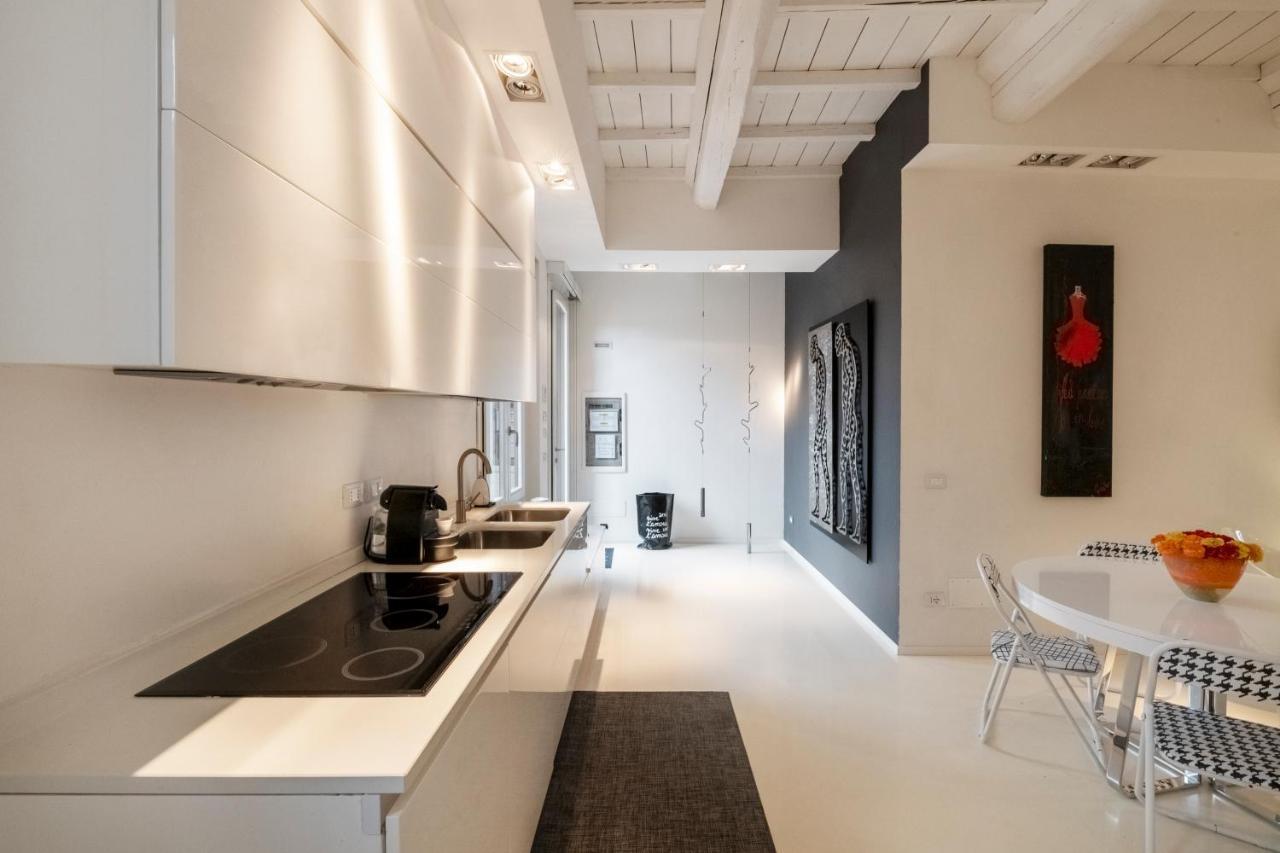 Charming Flat In Centro A Ferrara Con Posto Auto 빌라 외부 사진