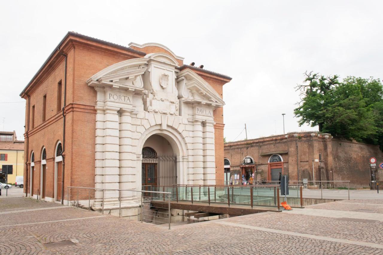 Charming Flat In Centro A Ferrara Con Posto Auto 빌라 외부 사진