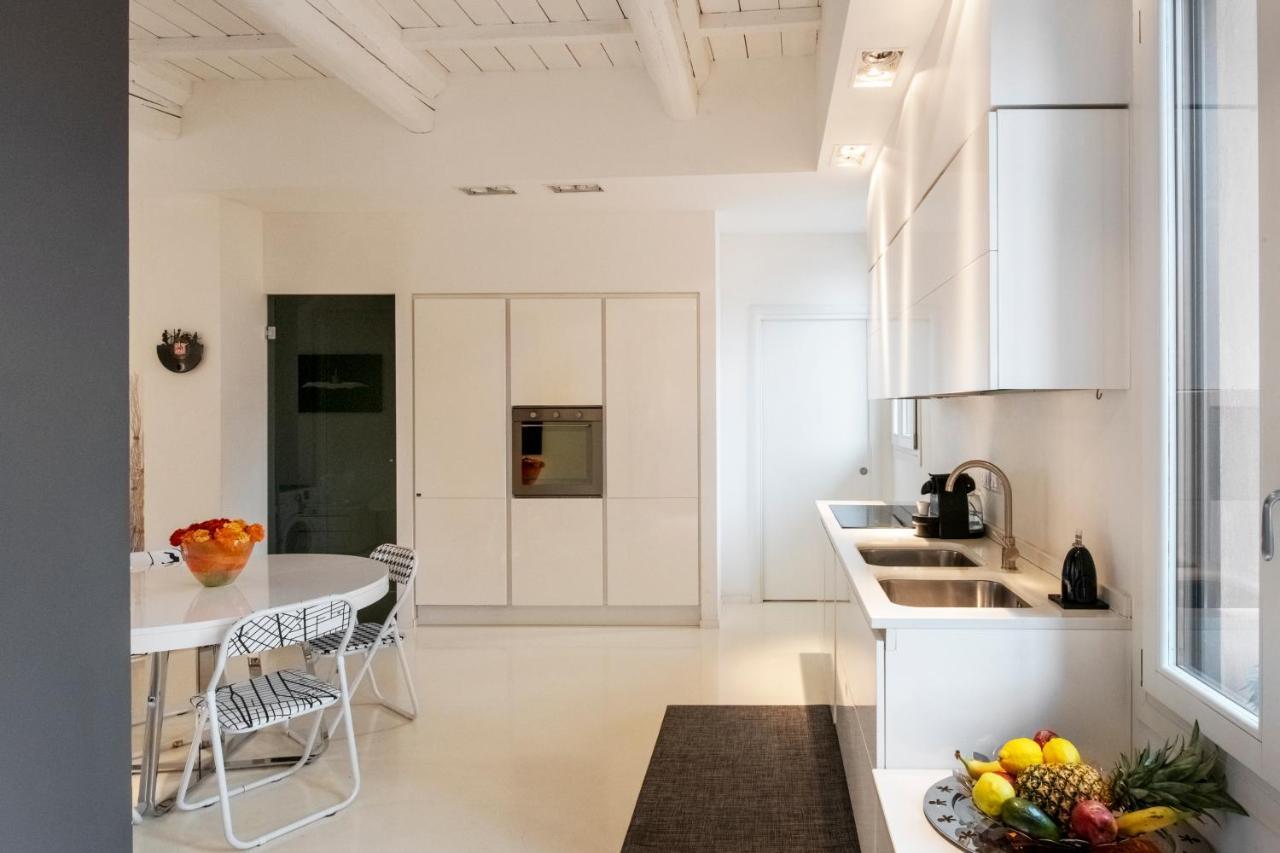 Charming Flat In Centro A Ferrara Con Posto Auto 빌라 외부 사진